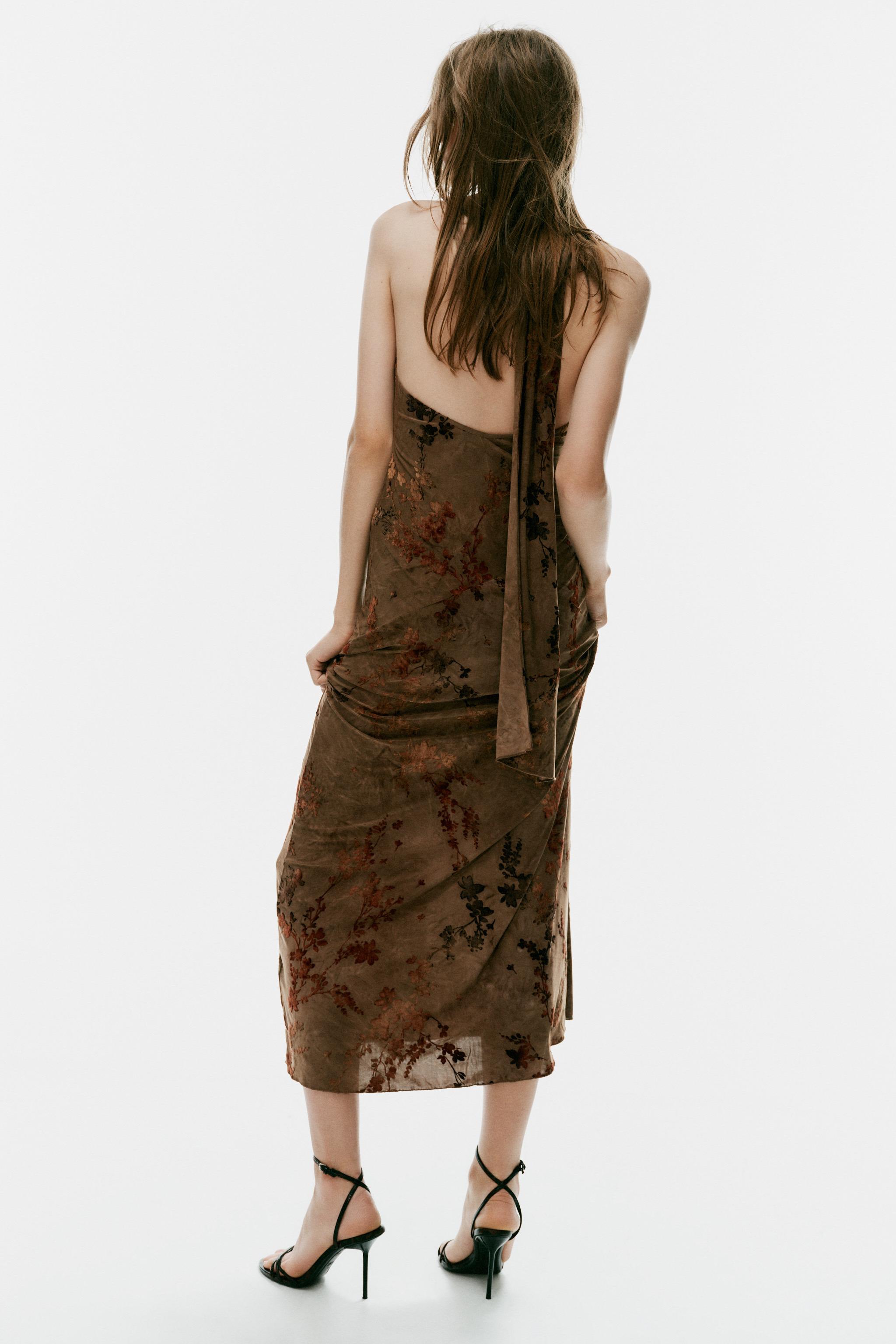 ROBE LONGUE HALTER FOULARD FLOQUÉE